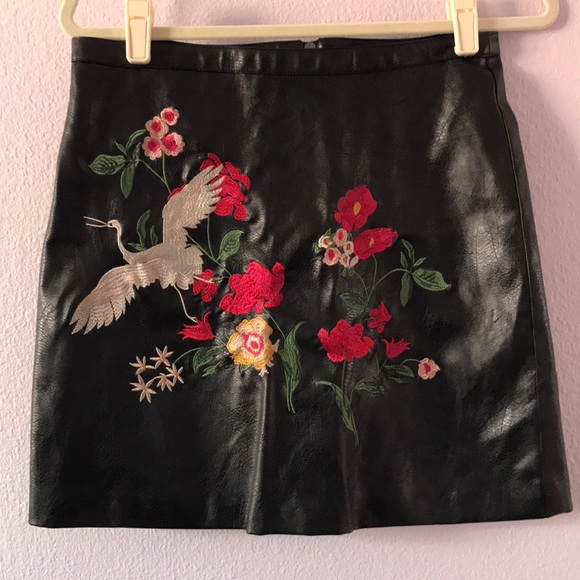New black BBWM Woman Collection mini skirt - Picture 4 of 8